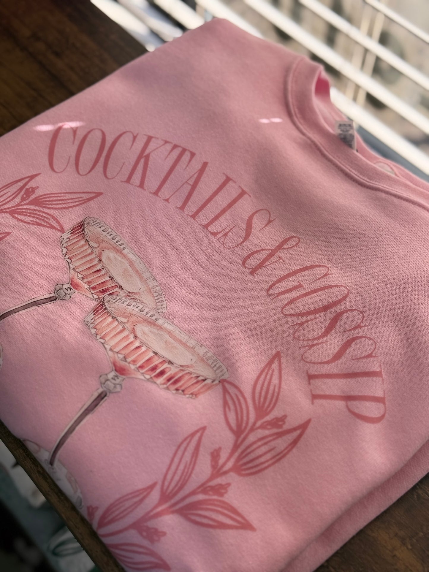 Cocktails & Gossip Crewnewck