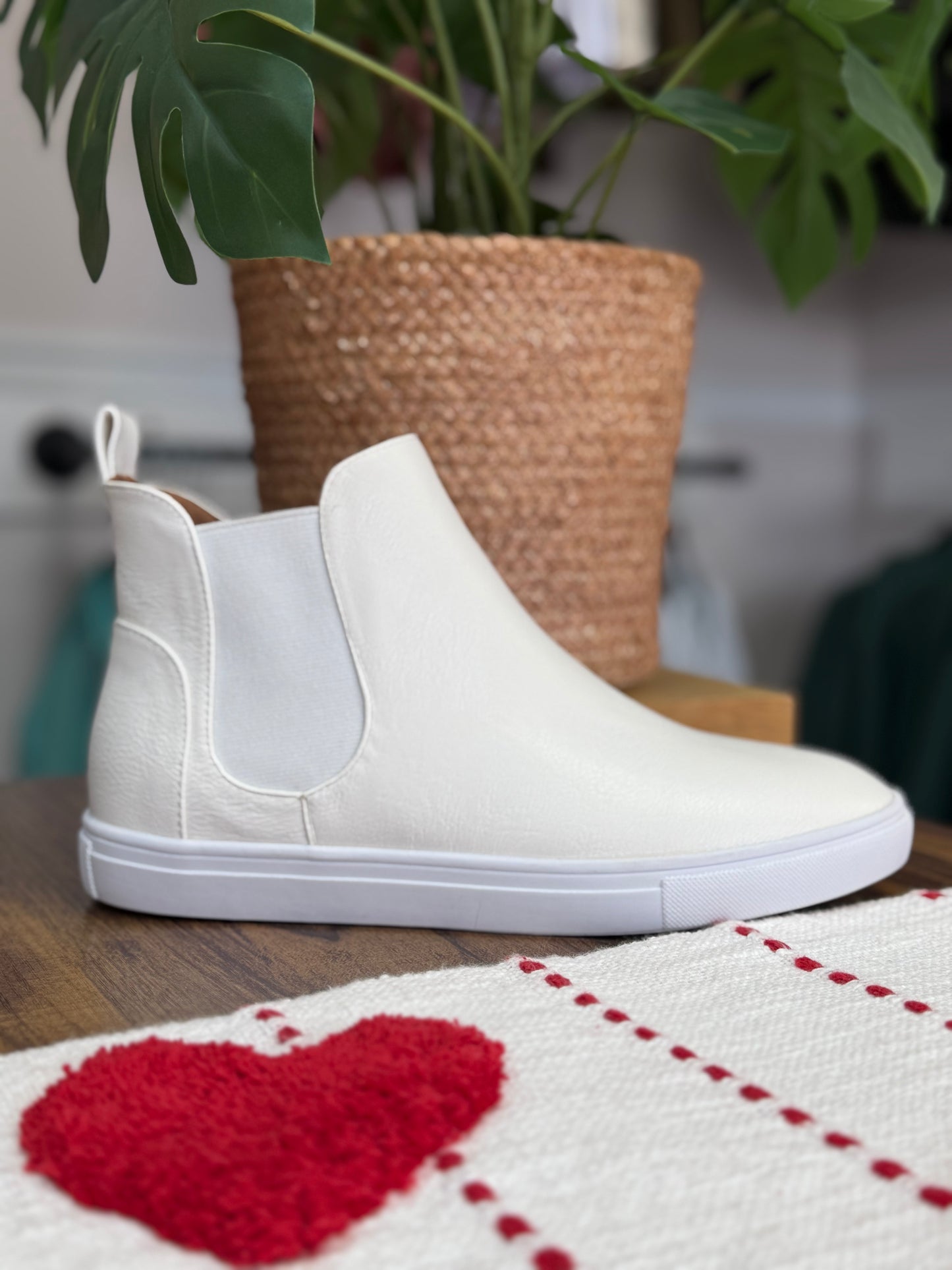Chelsea Sneaker