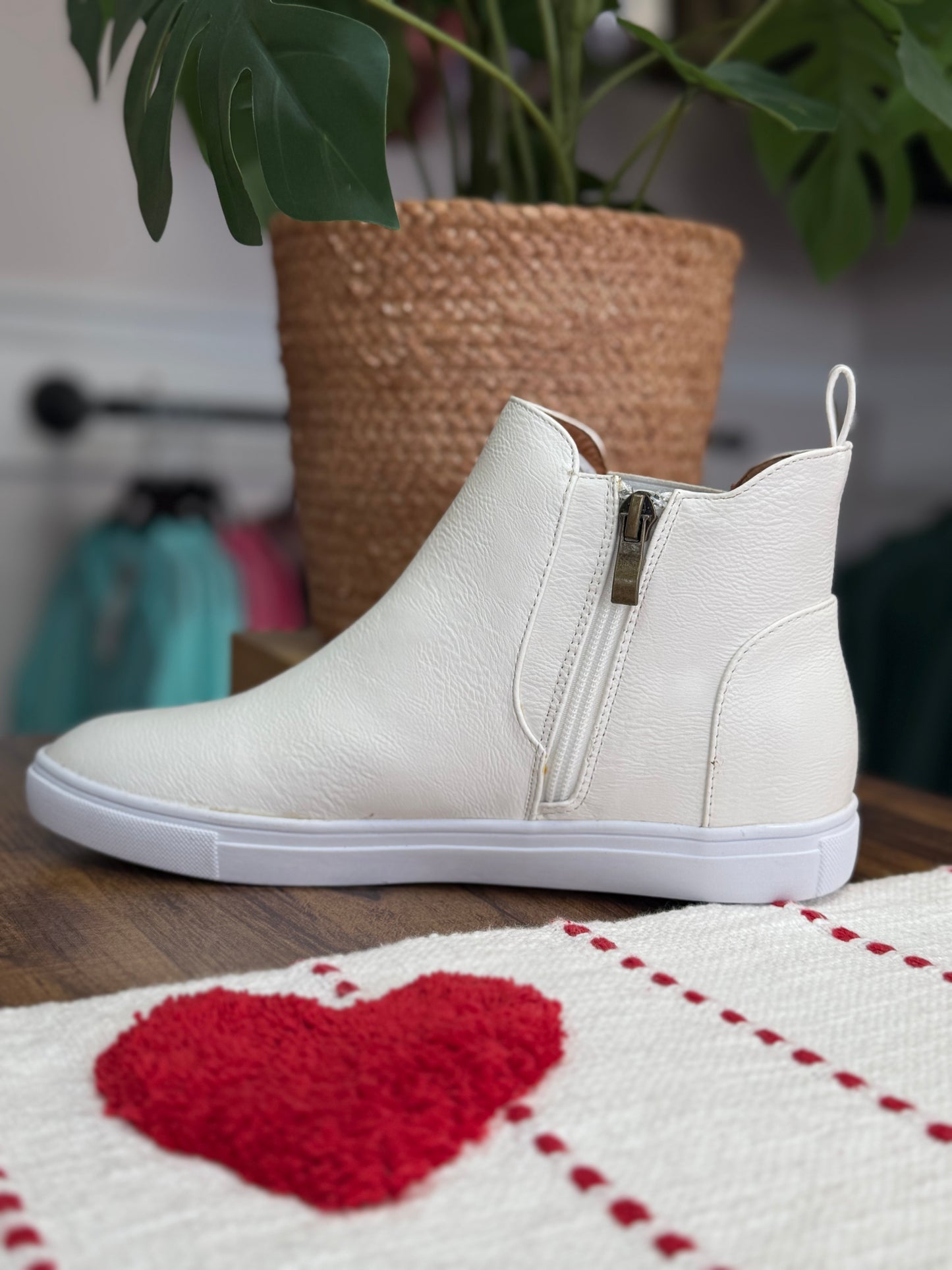 Chelsea Sneaker